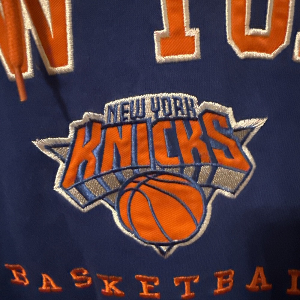 NBA UNK New York Knicks Hoodie Blue Embroidered Basketball Sweatshirt size Large - Picture 5 of 16